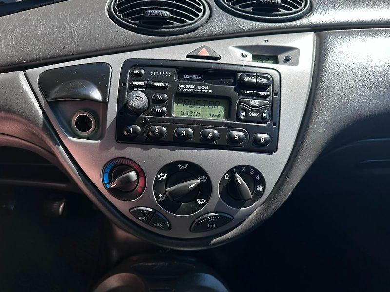 Ford Focus 1.6i 74kW/Tažné/Eko.se Neplatí - fotka 20 z 21