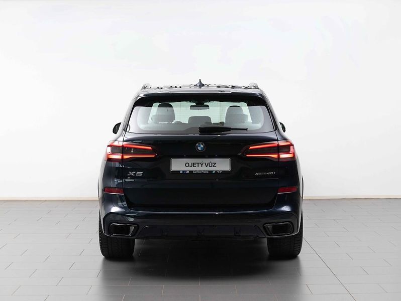 BMW X5 xDrive40i - fotka 4 z 22