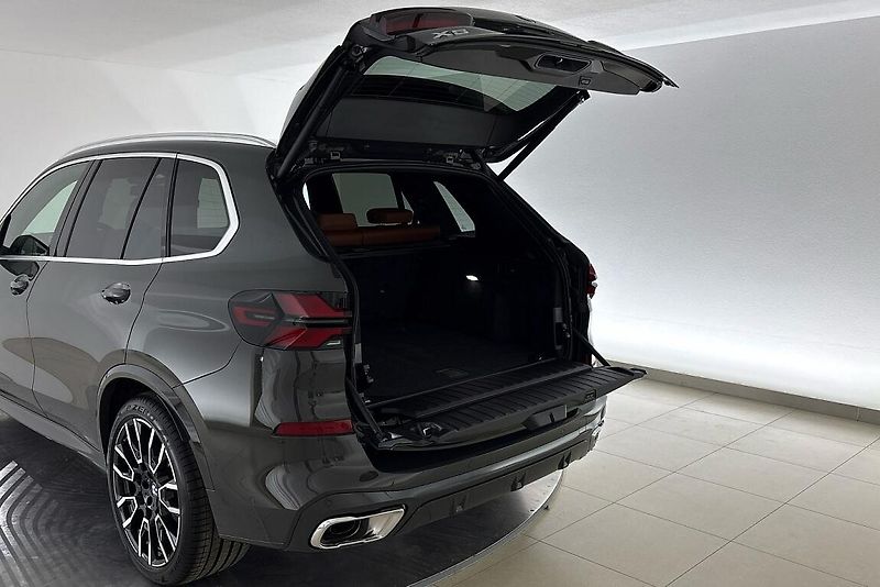 BMW X5 xDrive30d - fotka 10 z 28