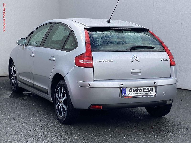 Citroën C4 (2008) 1.6i 16V, AT, autoAC, temp - fotka 6 z 15