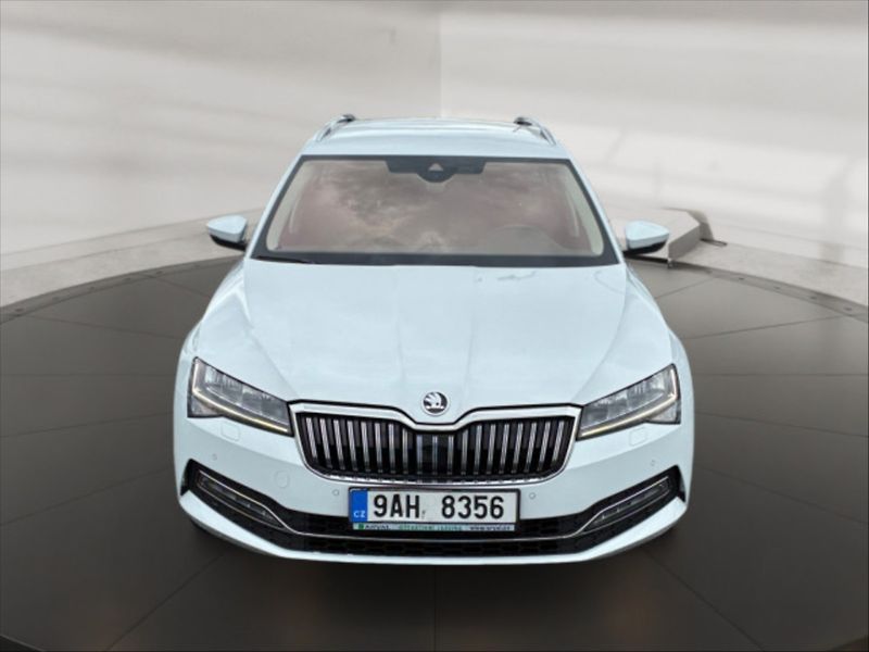 Škoda Superb 2,0 TDI 110 Style - fotka 2 z 10
