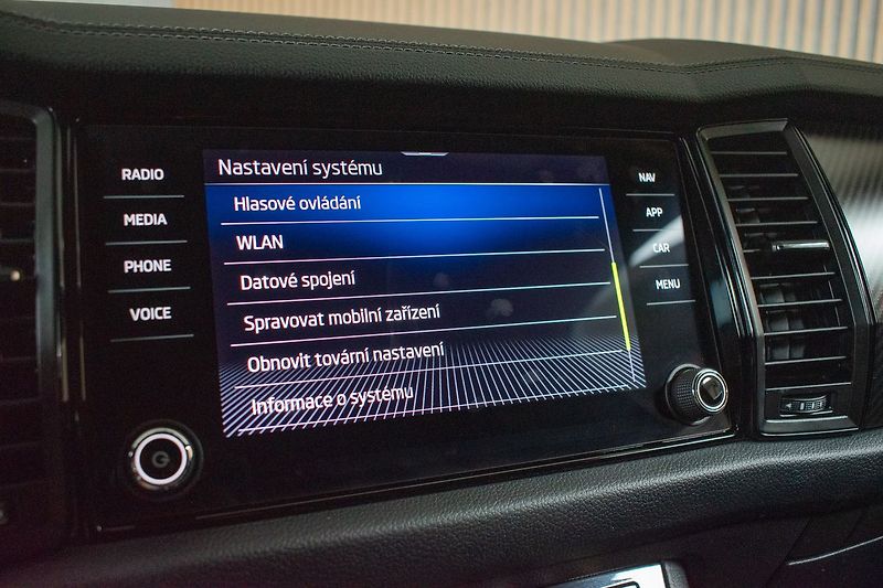 Škoda Kodiaq 2.0TDI Sportline4x4*DSG*ČR*DPH - fotka 34 z 47