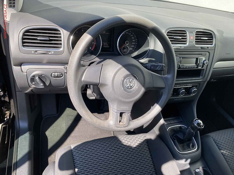 Volkswagen Golf (2009) 1.4i, Trendline, TZ - fotka 11 z 15
