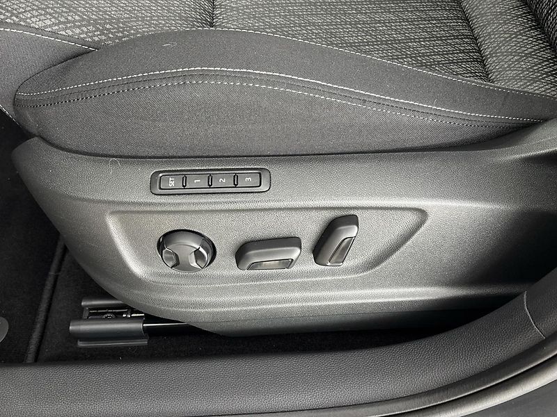 Škoda Karoq Top Selection DSG - fotka 27 z 30