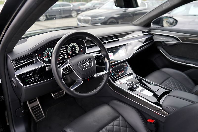 Audi S8 4.0 TFSI Quattro/B&O/Matrix/57 - fotka 27 z 48