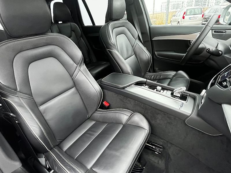 Volvo XC90 Plus Bright B5 AWD 173kW - fotka 23 z 31