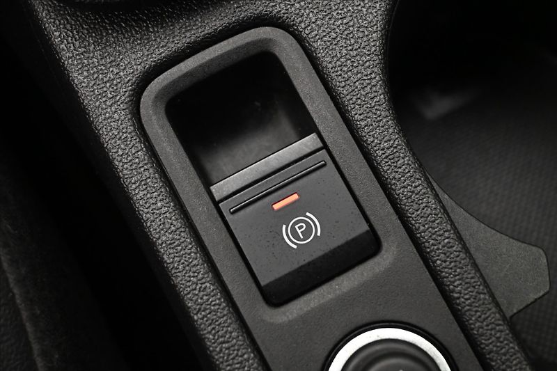 Audi A3 2,0 30 TDI 85 kW Sportback Zár - fotka 24 z 32