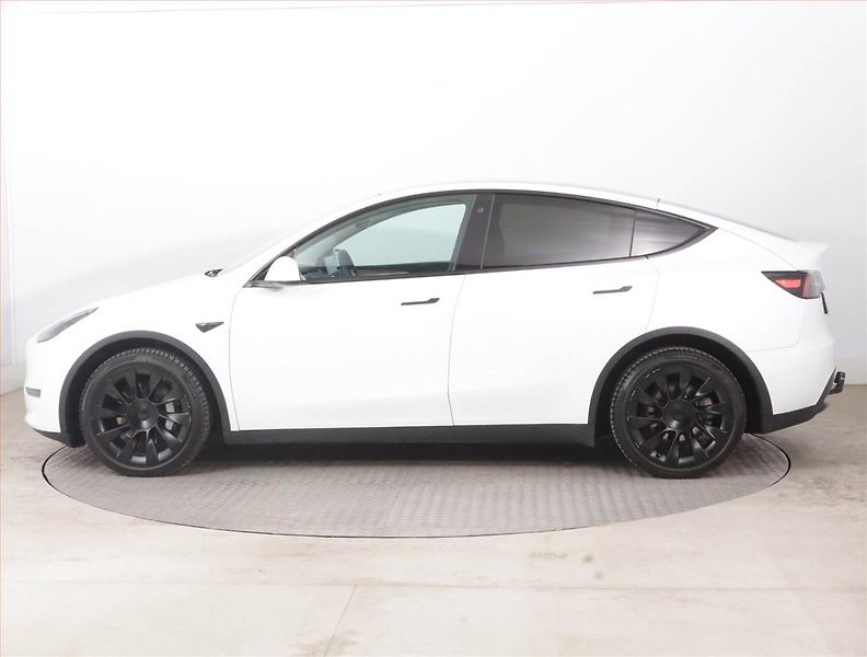 Tesla Model Y (2021) Long Range AWD 75kWh, SoH 92% - fotka 3 z 20