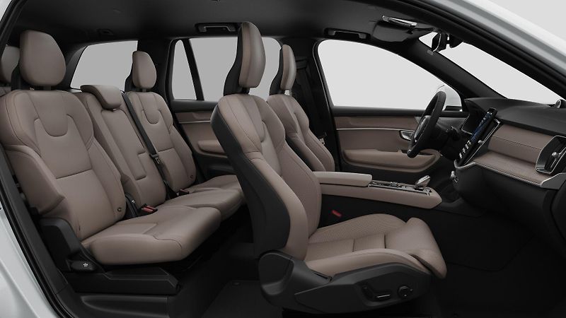 Volvo XC90 (2026) B5 AWD PLUS BRIGHT        - fotka 4 z 11