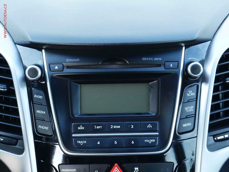 Hyundai i30 (2014) 1.6 CRDi, servis.kniha - fotka 11 z 16