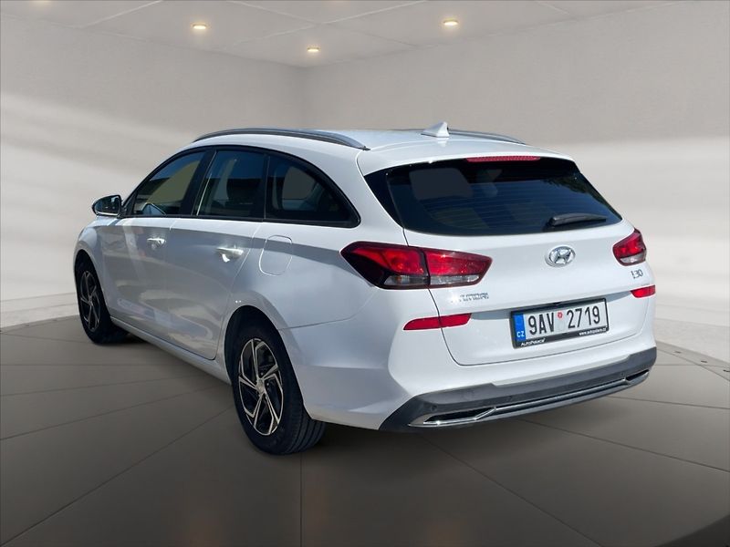 Hyundai i30 1,0 TGDI Family Comfort - fotka 4 z 11
