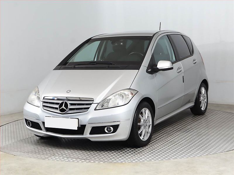 Mercedes-Benz Třídy A (2010) A 180 CDI , Automat, Tempomat - fotka 2 z 16