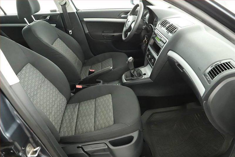 Škoda Octavia (2012) 1.6 TDI, Tažné, servisované - fotka 7 z 11