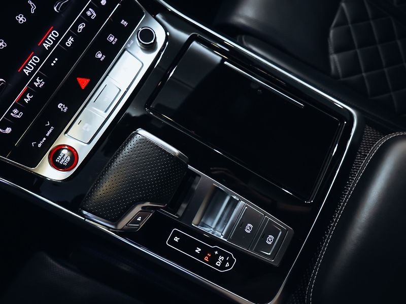 Audi SQ7 4.0TFSI Matrix - fotka 18 z 31