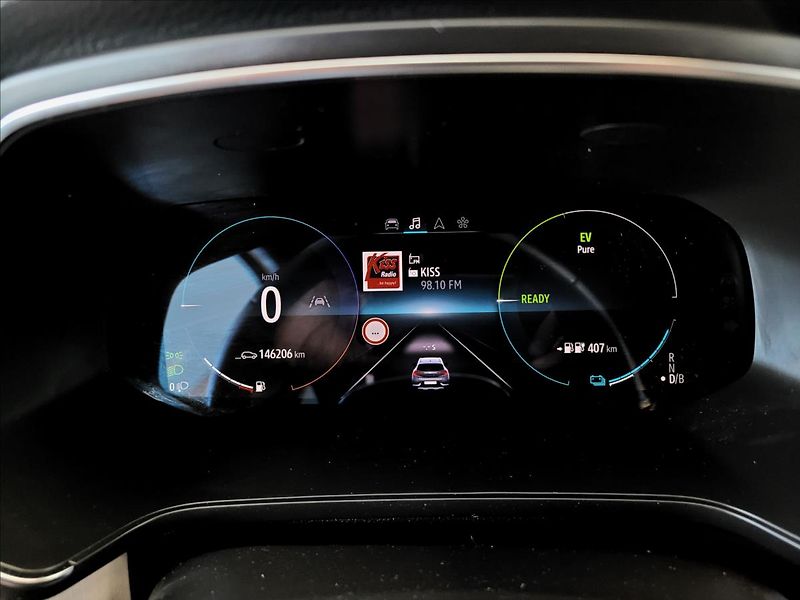 Renault Captur 1,6 E-Tech PHEV Intense - fotka 21 z 49