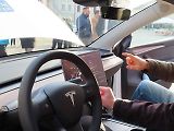 Vozový park Městské policie Tábor jako první v republice rozšiřil elektromobil Tesla Y zhruba za 1,3 milionu. Oficiální představení zásahového vozu veřejnosti se uskutečnilo ve středu 20. listopadu odpoledne na Žižkově náměstí.