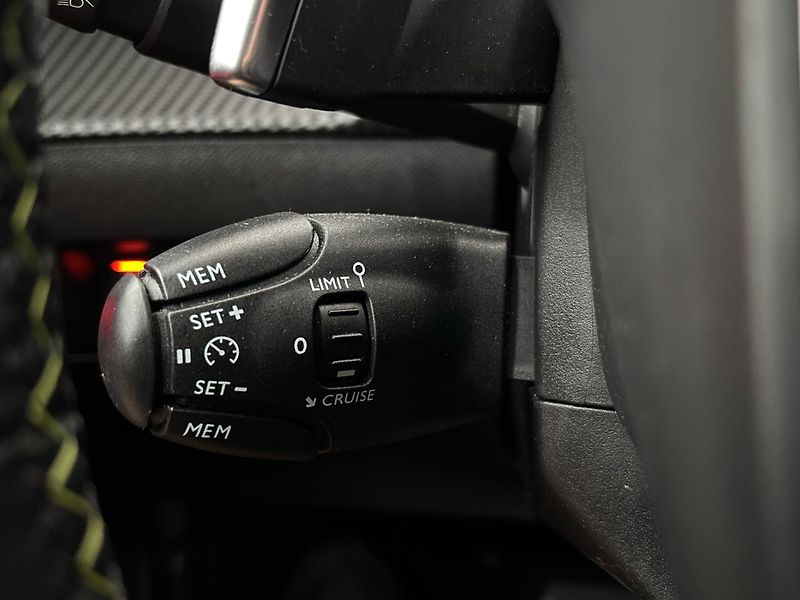 Peugeot 208 GT - fotka 22 z 28