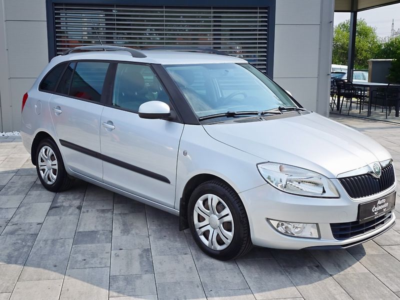 Škoda Fabia (2010) 1,2 TSI 77 KW Ambiente - fotka 3 z 28