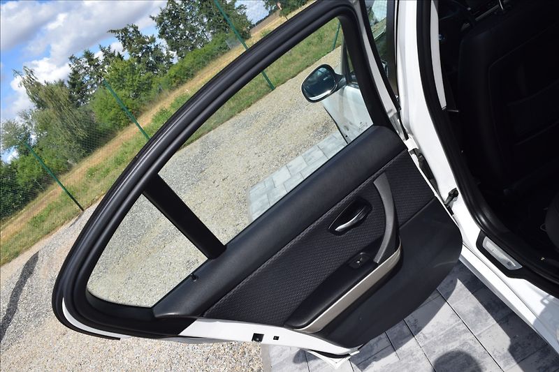 BMW Řada 3 2,0 i 105KW PO SERVISE TOP! - fotka 28 z 48