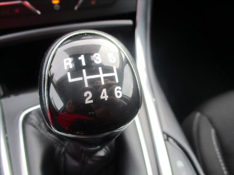 Ford S-MAX 2,0 TDCi, Titanium,servis,DPH, - fotka 26 z 38