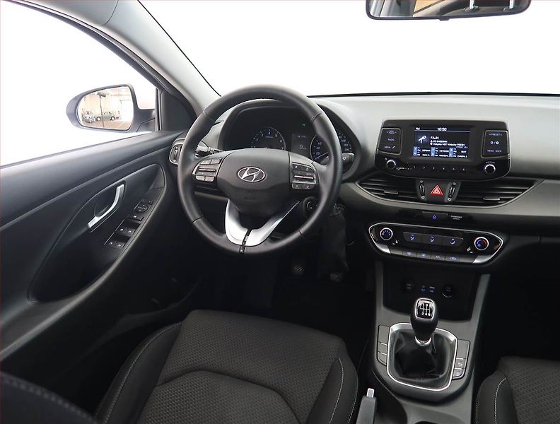 Hyundai i30 (2018) 1.4 T-GDI, Serv.kniha - fotka 7 z 18