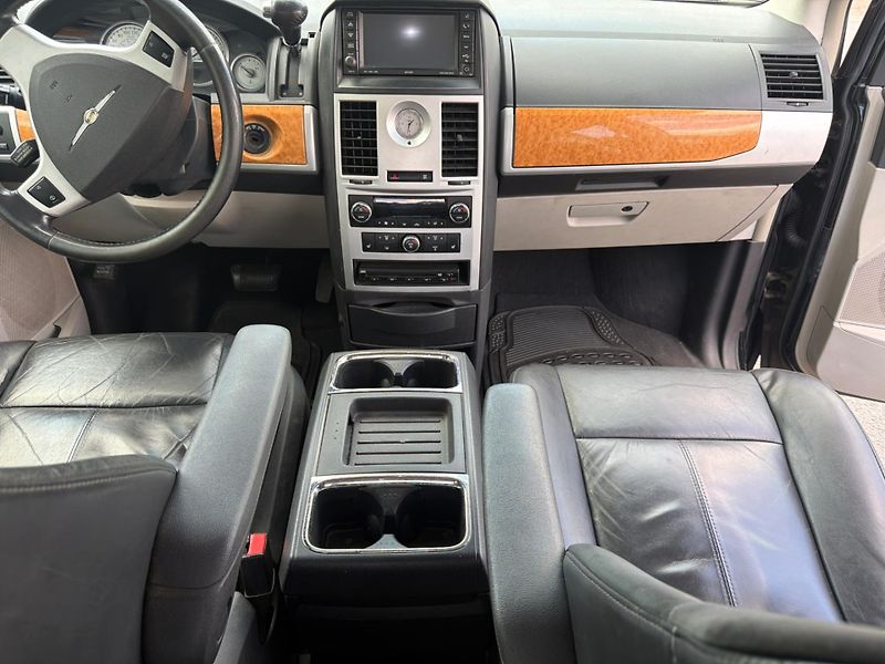 Chrysler Grand Voyager (2008)  3.8 RT LPG, Kůže EU 2008 - fotka 11 z 20