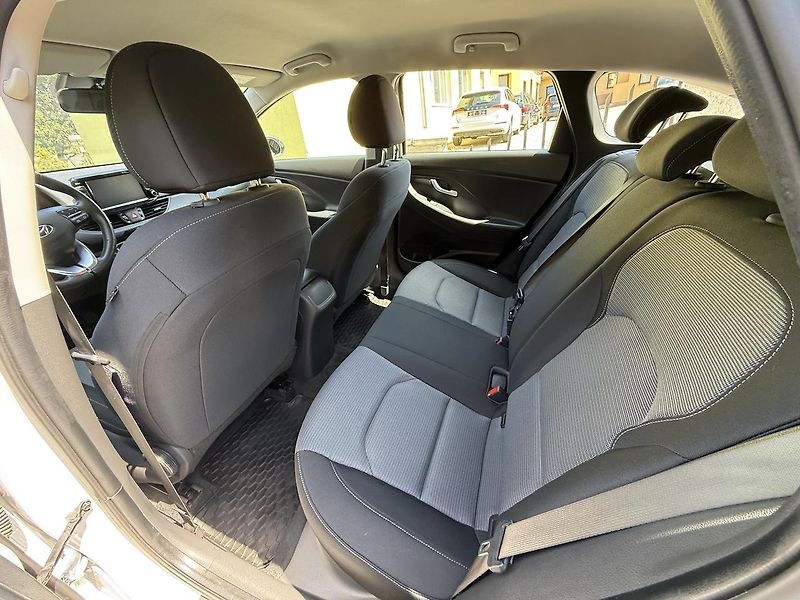 Hyundai i30 (2022) 1,5i 81kW CVVT COMFORT Koup.ČR - fotka 9 z 16
