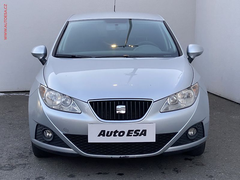 Seat Ibiza (2010) 1.6 TDi, AC, STK12/27 - fotka 2 z 16