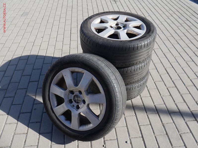 Seat Leon (2009) 2.0TDI, Xenon - fotka 16 z 16