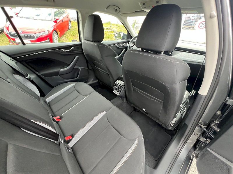 Škoda Kamiq (2025) Selection 1.0TSi 85kW 6°manuál - fotka 17 z 29
