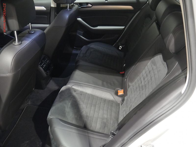Volkswagen Passat (2015) 2.0Bi-TDi 4x4, ČR, DSG, LED - fotka 10 z 18