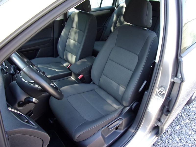 Volkswagen Golf Sportsvan (2015) 1.6TDi 81kW@PĚKNÉ@VYBAVENÉ@KM@ - fotka 14 z 21