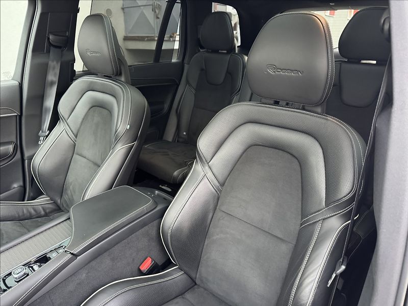 Volvo XC90 2,0 T6 AWD Drive-E 2.0L R-Desi - fotka 23 z 50