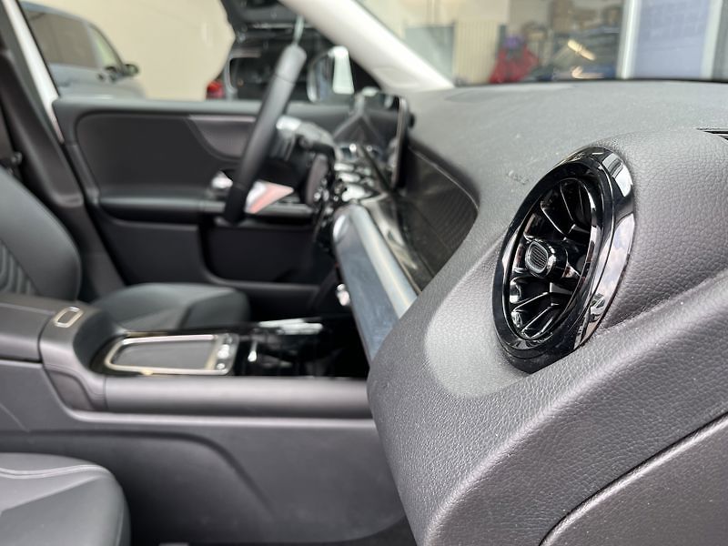 Mercedes-Benz GLB 220 4MATIC Style - fotka 18 z 21
