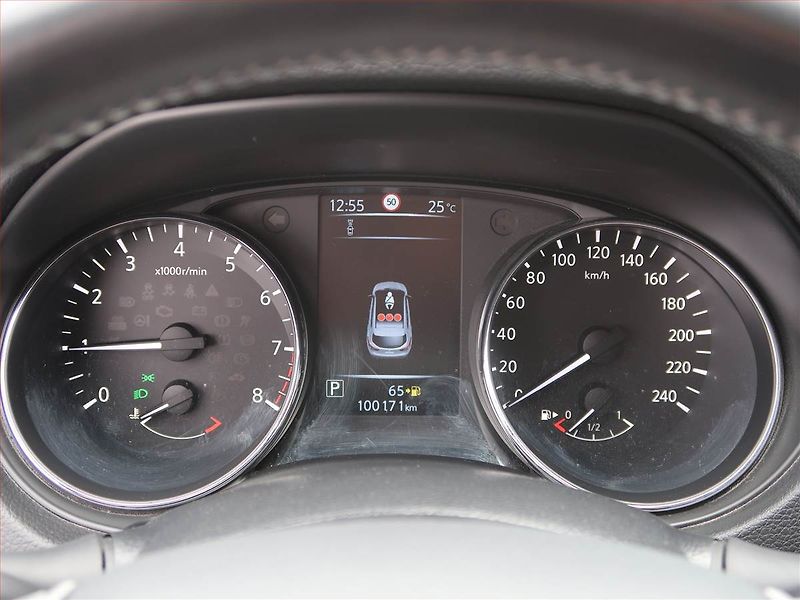 Nissan Qashqai (2015) 1.2 DIG-T, Automat, Serv.kniha - fotka 11 z 17