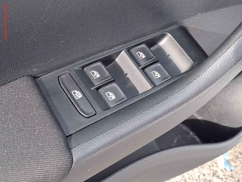 Škoda Fabia (2019) 1.0 TSi, 1.maj,ČR, Style, LED - fotka 11 z 17