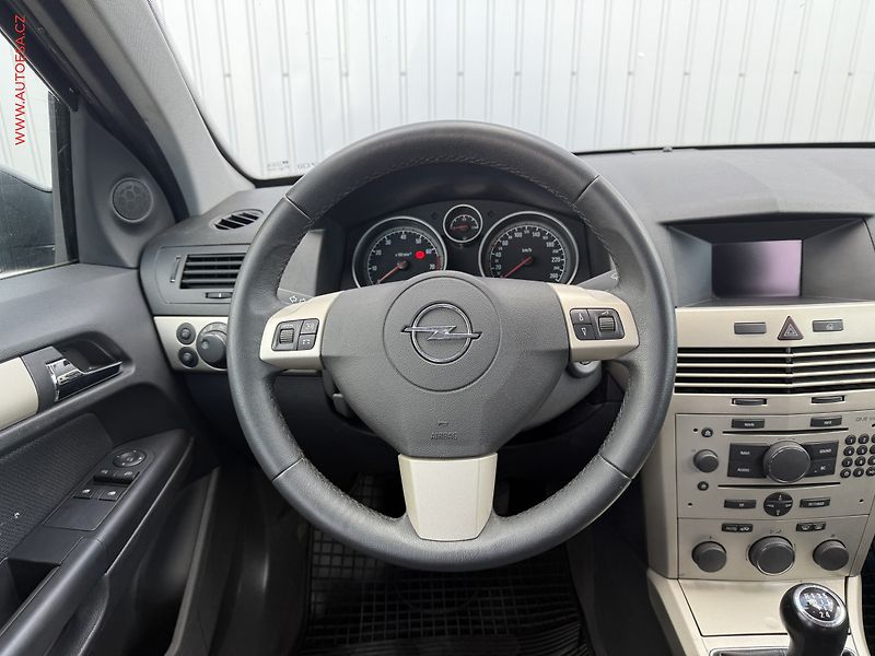 Opel Astra (2007) 1.6 i, AC, temp - fotka 12 z 16