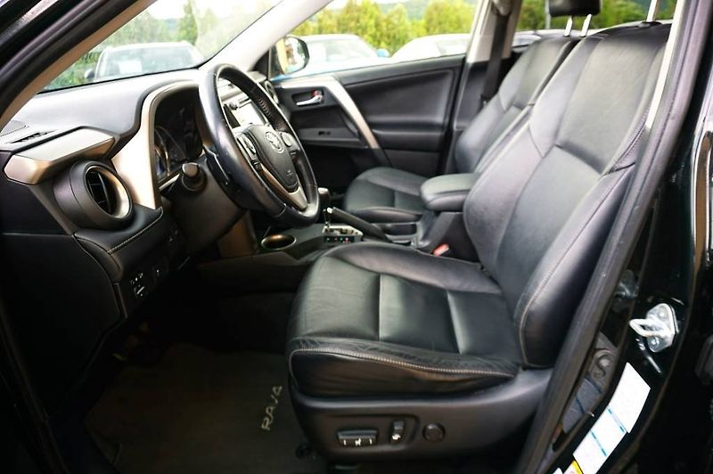Toyota RAV4 (2015) 110 kW - fotka 32 z 46