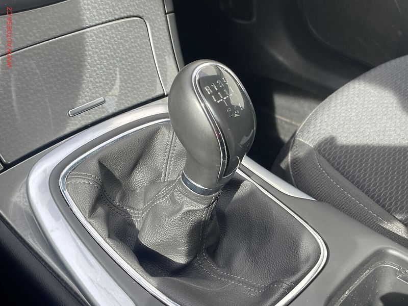 Opel Insignia (2015) 2.0 CDTi, ČR - fotka 14 z 22
