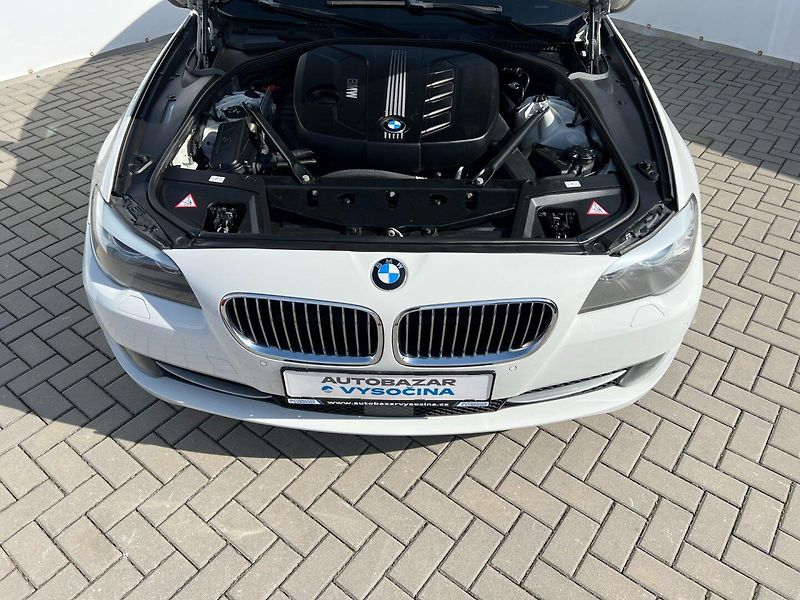 BMW Řada 5 (2012) 520d 135kW F11! ČR! - fotka 12 z 30