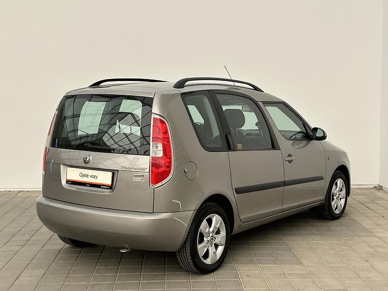 Škoda Roomster 1.6 V Comfort - fotka 2 z 25