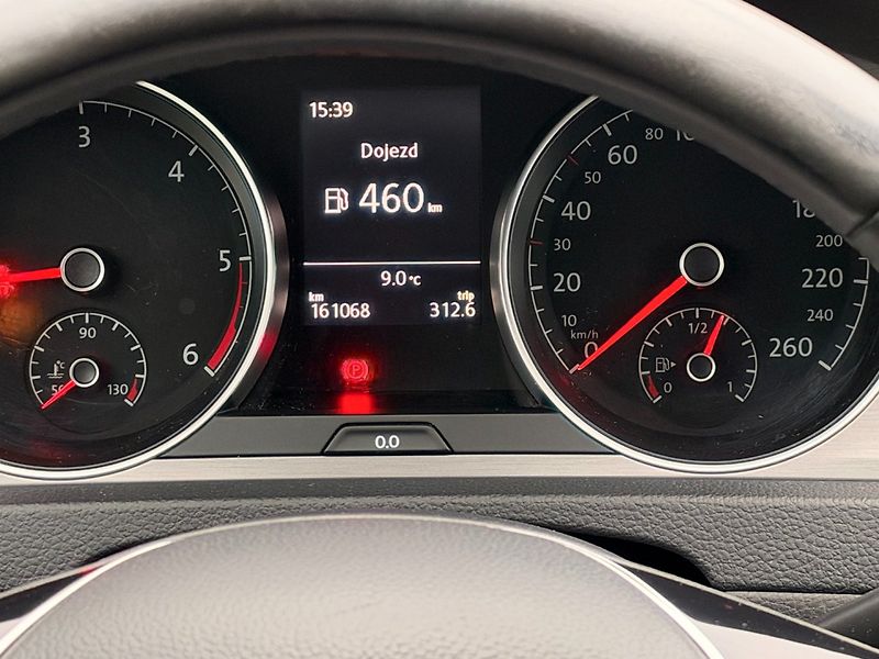 Volkswagen Golf (2015) Variant 1.6TDI 4Motion 81kW - fotka 14 z 37