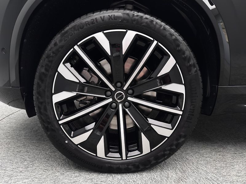 Volvo XC90 (2026) T8 AWD Plug-in BRIGHT PLUS 7m - fotka 19 z 27