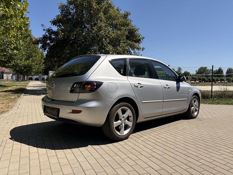 Mazda 3 1.6 Sport Active - fotka 11 z 29