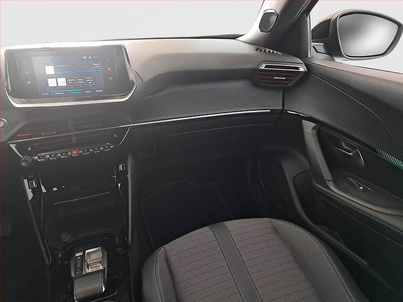 Peugeot 2008 (2023) Allure 50 kWh, SoH 99% - fotka 8 z 19