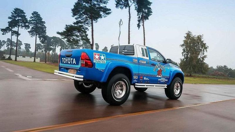Toyota Hilux Bruiser.