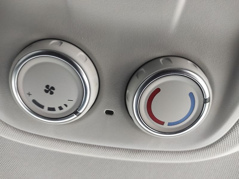 Toyota ProAce 2,0D-4D 9 míst, L2, ČR, TZ - fotka 25 z 31