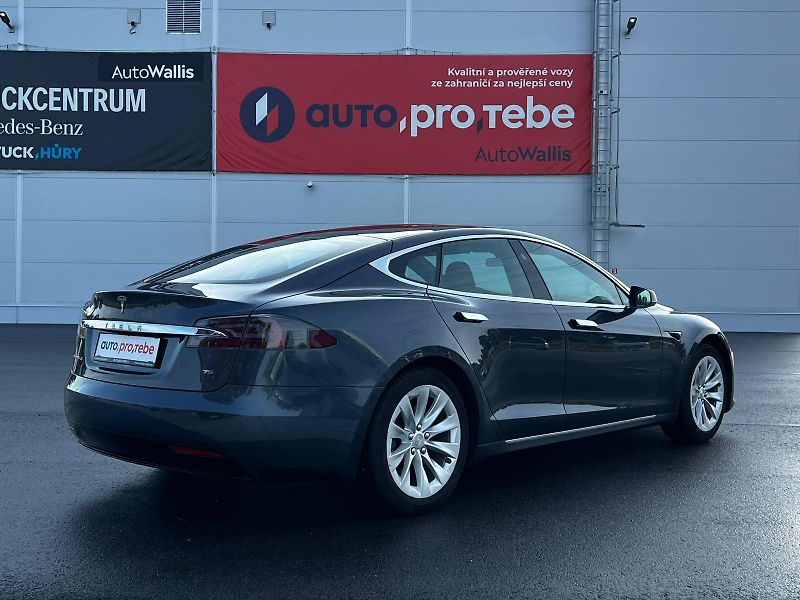 Tesla Model S 75 Business MCU2 Panorama - fotka 3 z 24