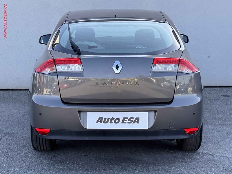 Renault Laguna (2010) 2.0 i, 1.maj,ČR, AC, tempo - fotka 5 z 13