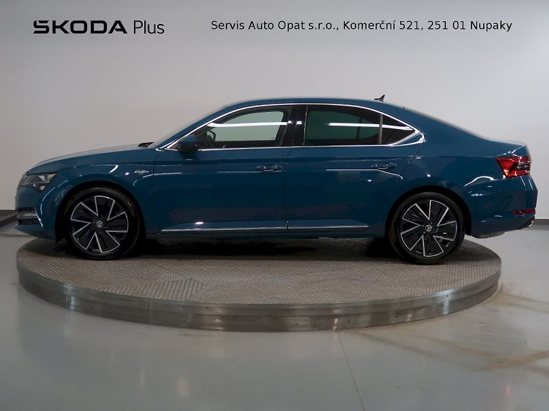 Škoda Superb (2023) LAURIN&KLEMENT 2.0TSI 206KW 4x - fotka 3 z 47